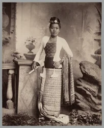 Burmesisk dame (albumin print)